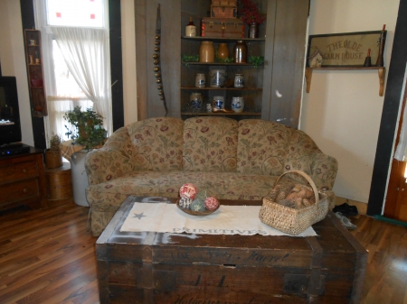 My Cozy Primitive Livingroom Main Image