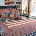12 Ways to Add a Patriotic Pop to Your Bedroom or Bath Image 6